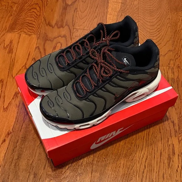 Nike Air Max Plus - Picture 6 of 7